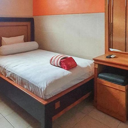 Homestay Gayatri Sawojajar Near Univ Negeri Malang Kampus 2 Mitra Reddoorz Zewnętrze zdjęcie